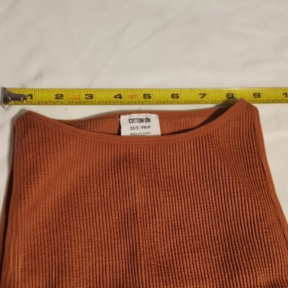 Rust Ribbed Crop Top - Picture 4 of 8